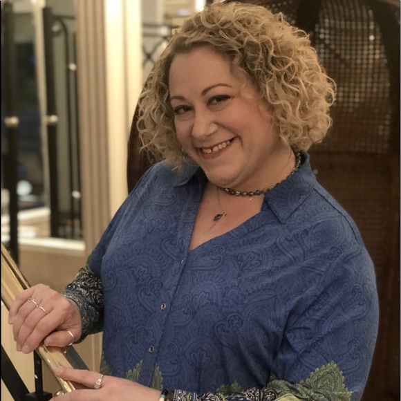 Meet your Posher, Debra - Picture 2 of 8